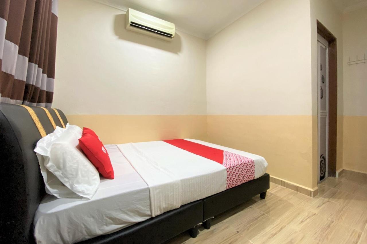 צ'אנגלון Oyo 90205 Bayu Sintok Motel מראה חיצוני תמונה