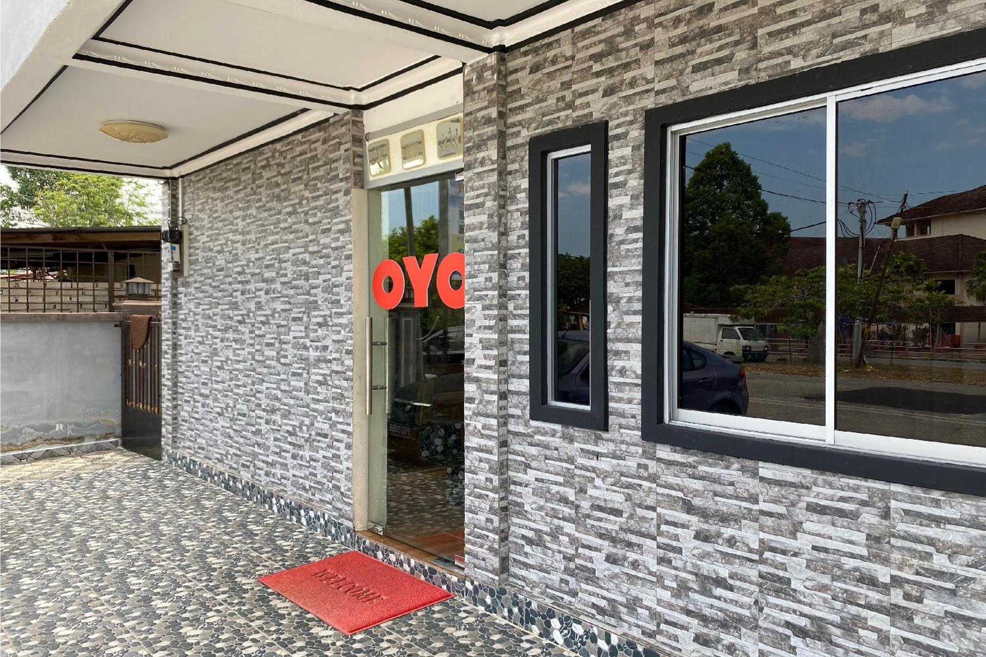 צ'אנגלון Oyo 90205 Bayu Sintok Motel מראה חיצוני תמונה