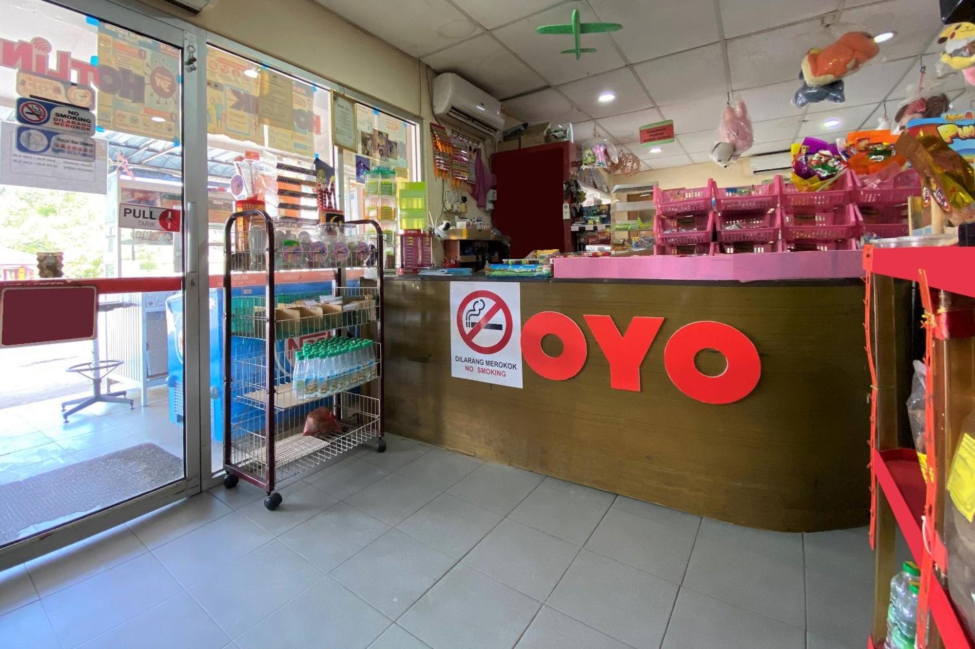 צ'אנגלון Oyo 90205 Bayu Sintok Motel מראה חיצוני תמונה