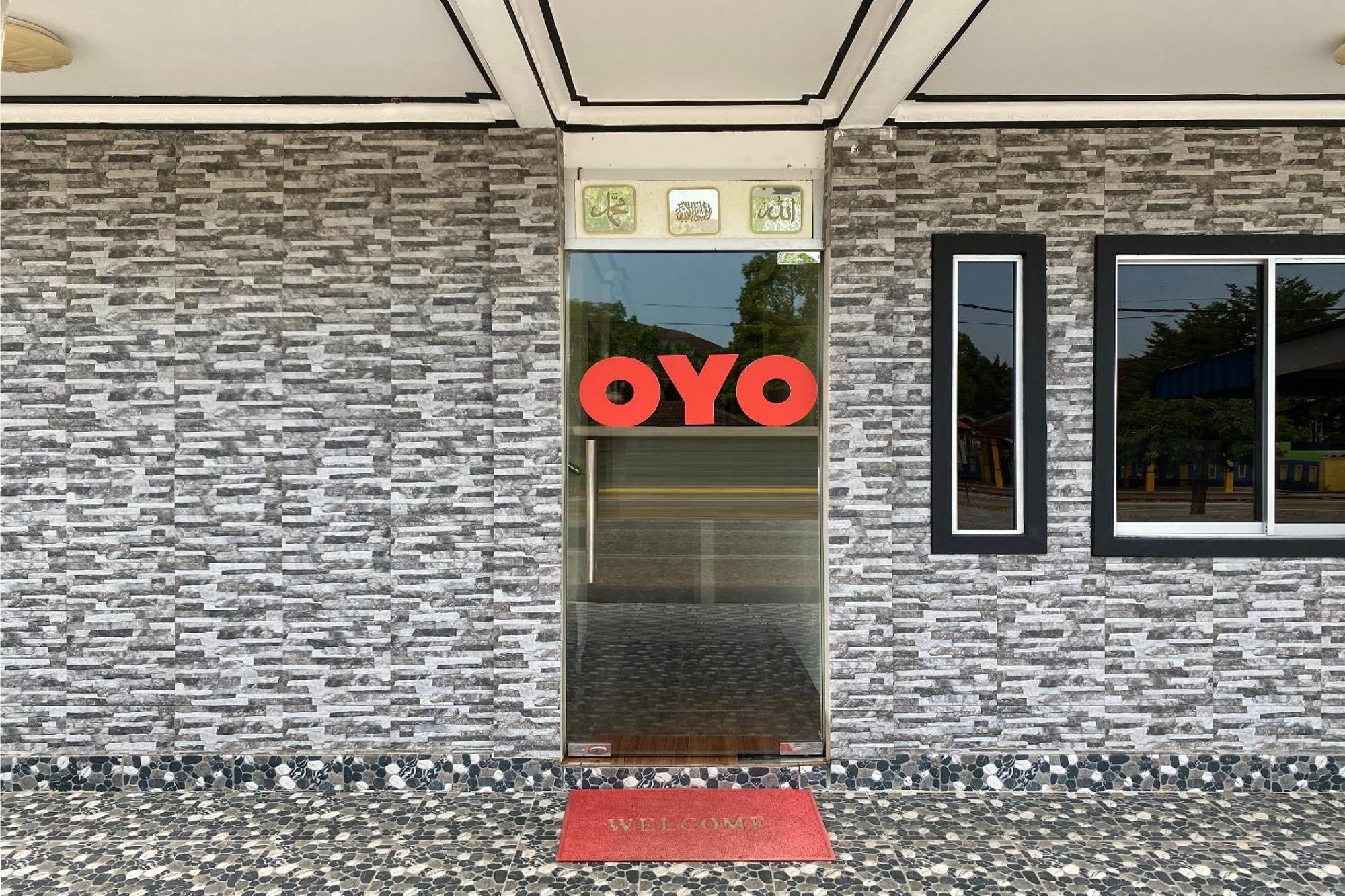 צ'אנגלון Oyo 90205 Bayu Sintok Motel מראה חיצוני תמונה