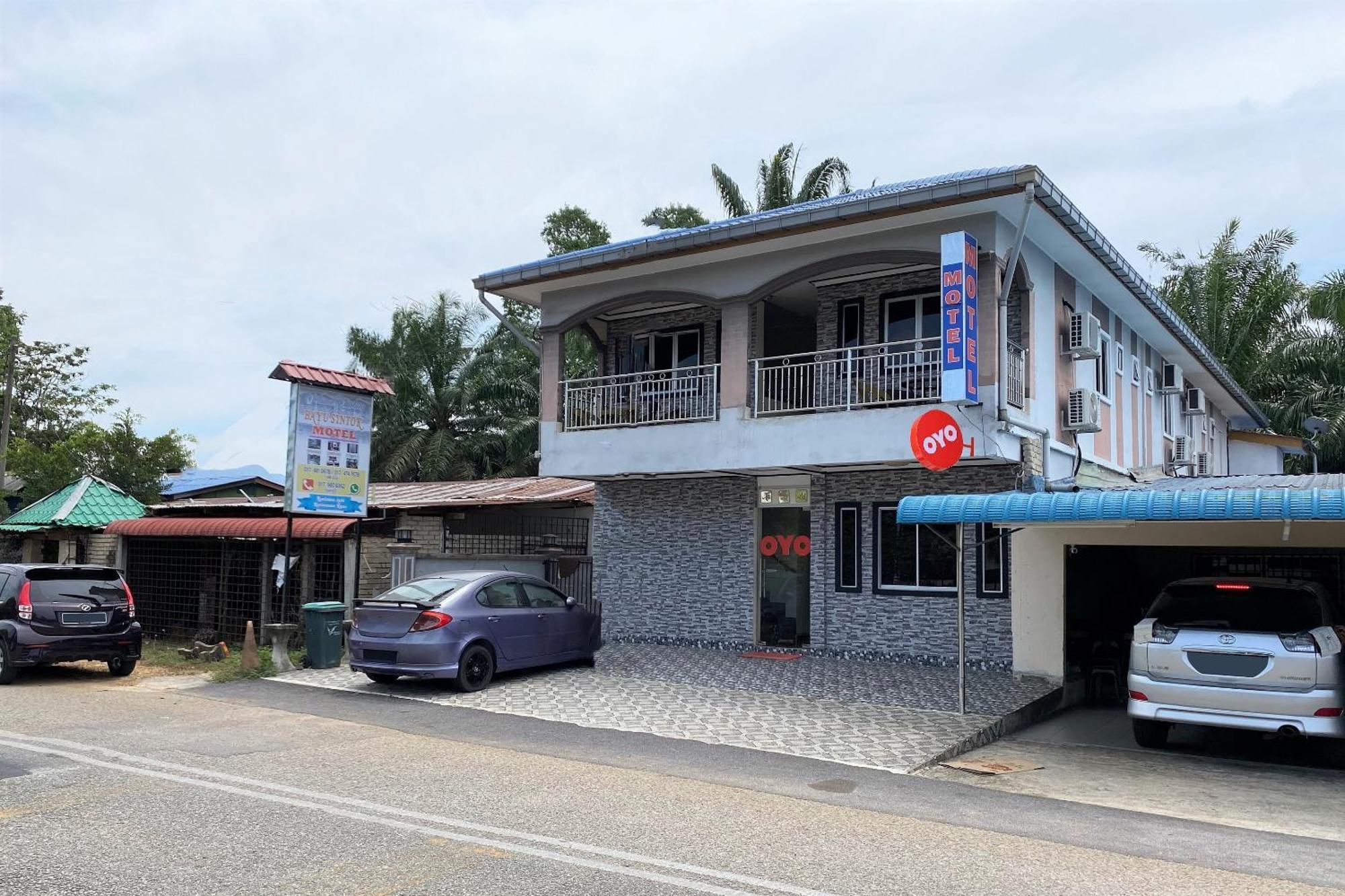 צ'אנגלון Oyo 90205 Bayu Sintok Motel מראה חיצוני תמונה