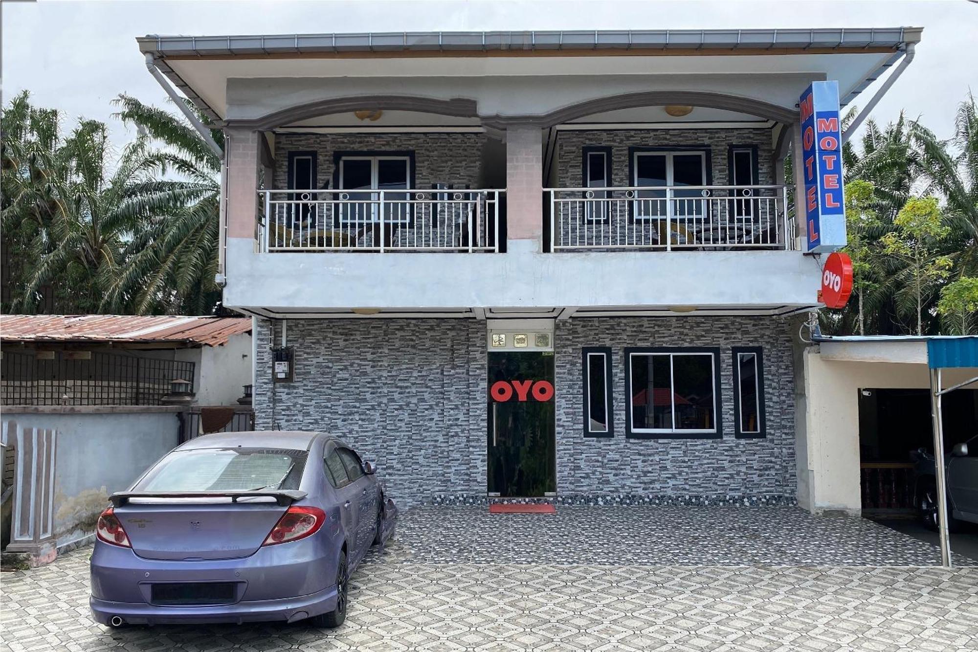 צ'אנגלון Oyo 90205 Bayu Sintok Motel מראה חיצוני תמונה