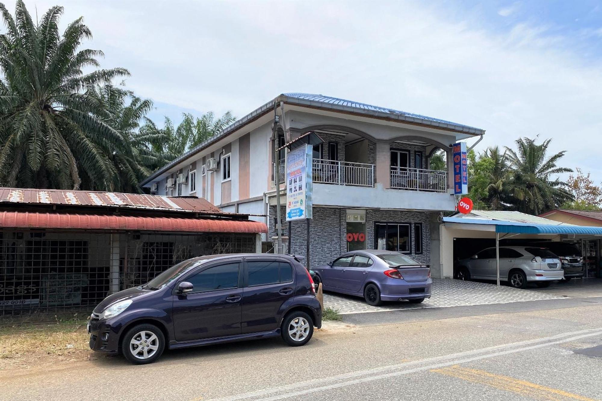 צ'אנגלון Oyo 90205 Bayu Sintok Motel מראה חיצוני תמונה